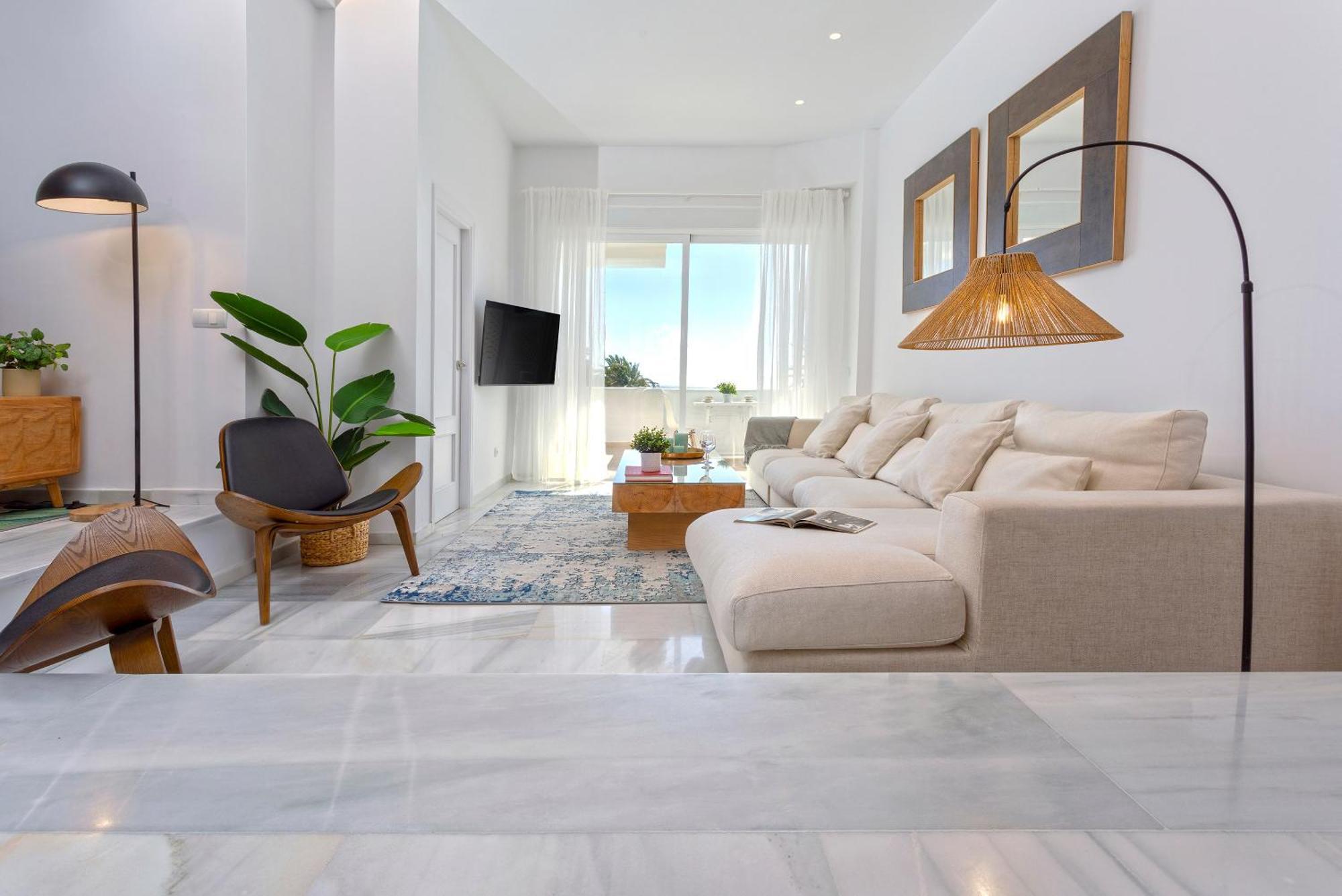 Genteel Royal Garden Apartment *